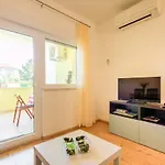 Prodan 2 Apartment *