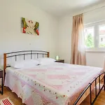 Prodan 2 Apartment