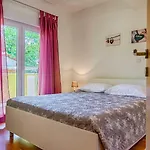 Prodan 2 Apartment