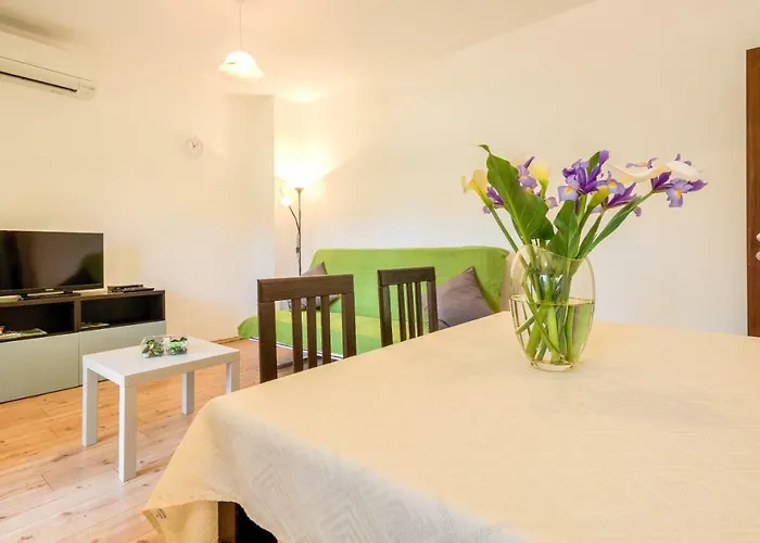 Appartement Prodan 2 *