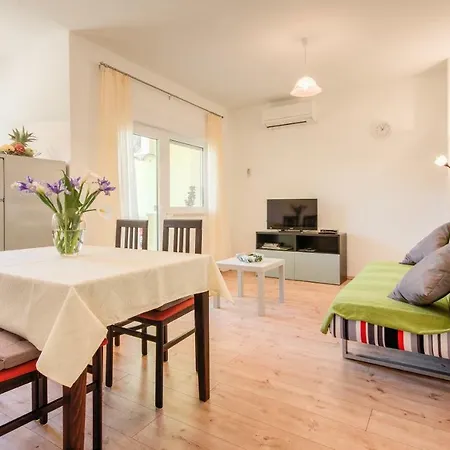 Apartment Prodan 2 *