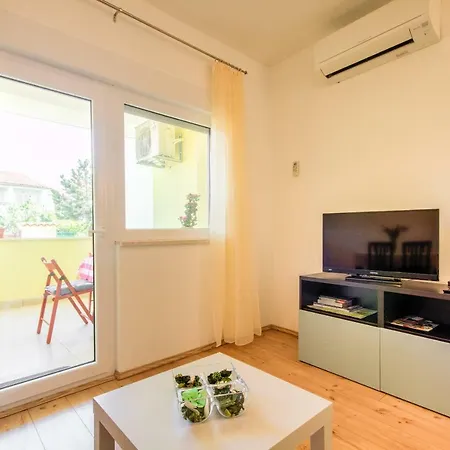 Prodan 2 Apartment *