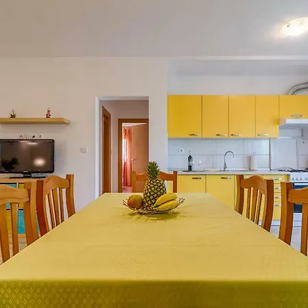 Prodan 2 Apartment *